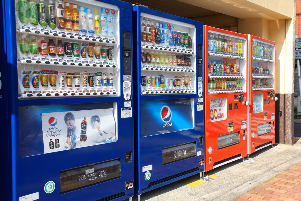 売店と自動販売機コーナー